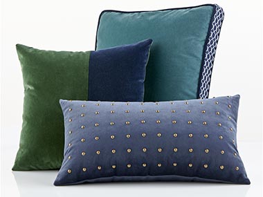 Pillows & Throws